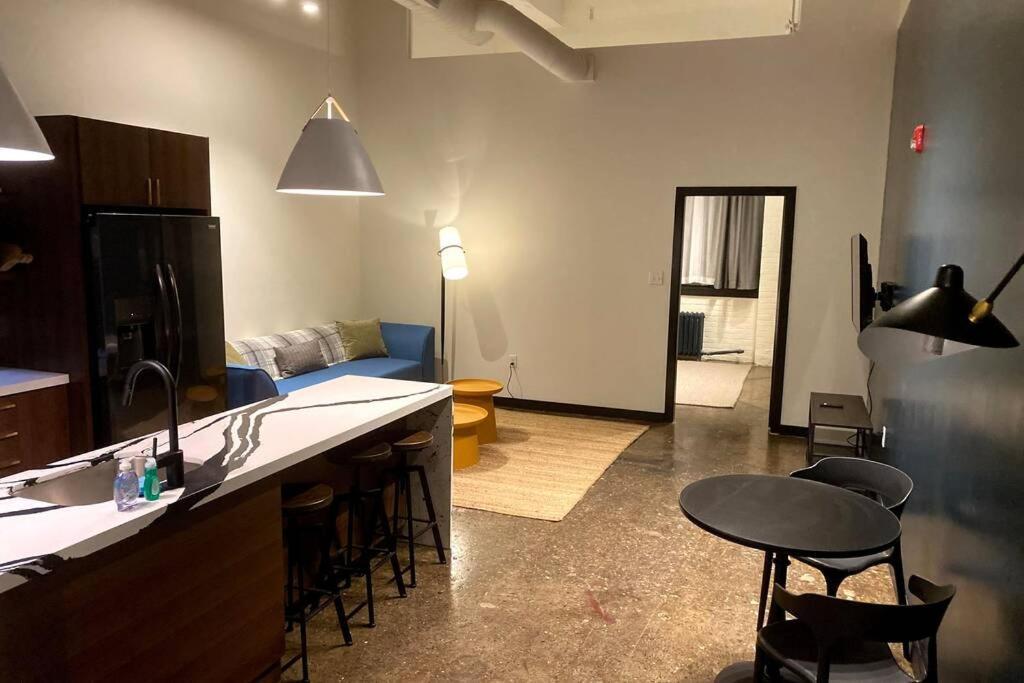 3e-*new* -5 Min From Downtown, Sleeps 4 Appartement
